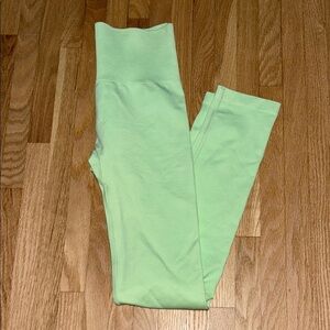 TnaBODY Atmosphere Hi-Rise Legging - High-Waisted Seamless Ribbed Leggings